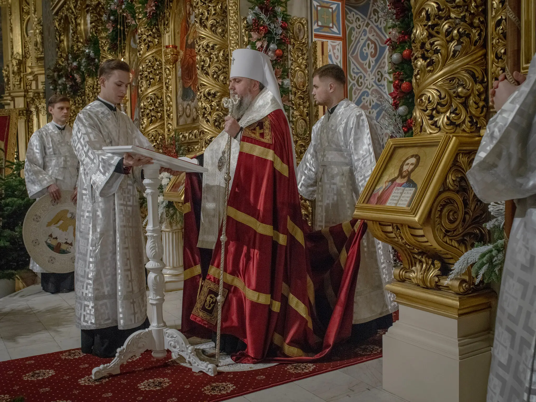 Літургія у Свято-Михайлівському Золотоверхому монастирі в Києві на Святвечір.